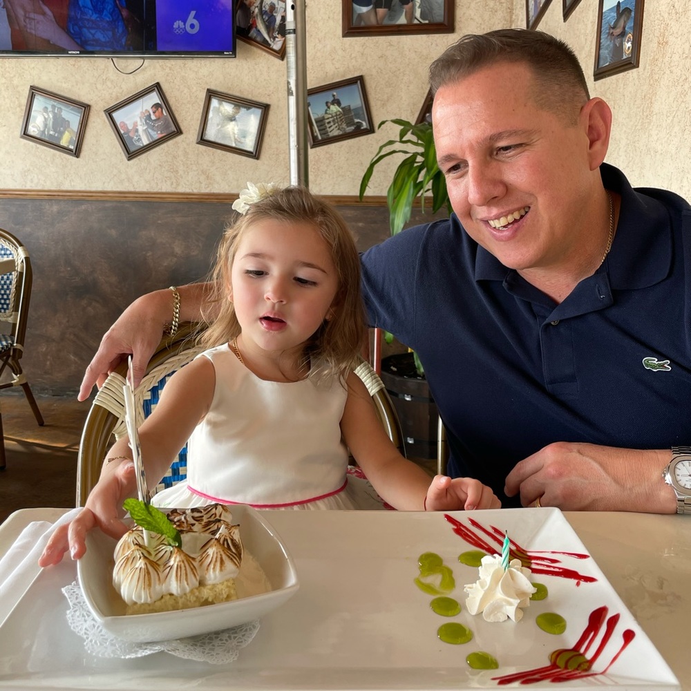 Meet your Posher, Alexis